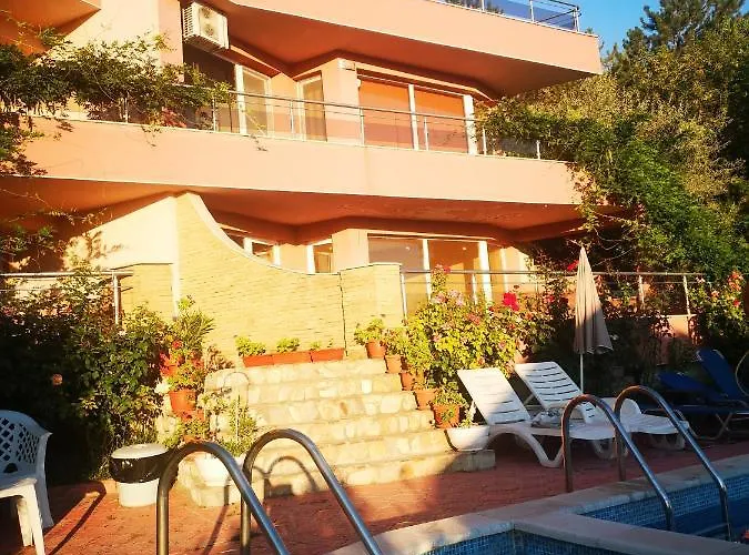 Complex Karia I קברנה