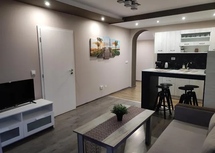 Complex Karia I דירה קברנה