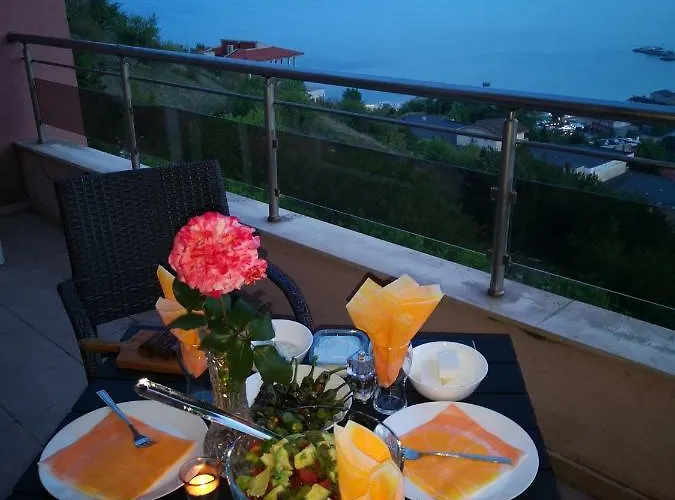 Complex Karia I דירה